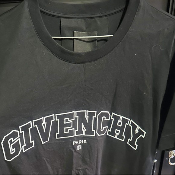 Givenchy - Picture 1 of 1